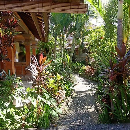 Family Guest House Убуд Экстерьер фото